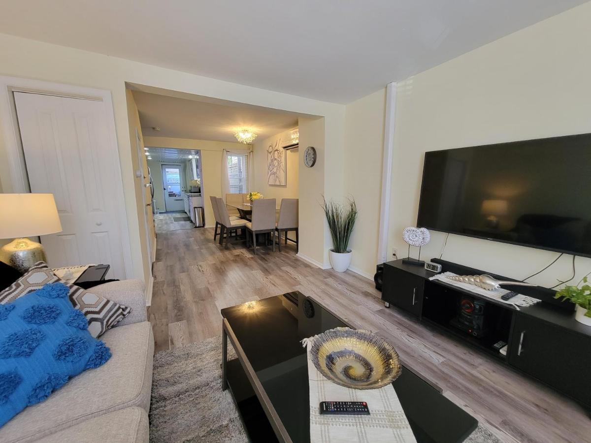 Вилла The Iris - A Cheerful Midtown Getaway Гаррисберг Экстерьер фото